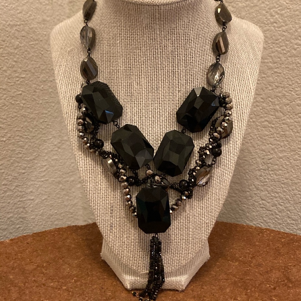 Elizabeth Wahyu Necklace